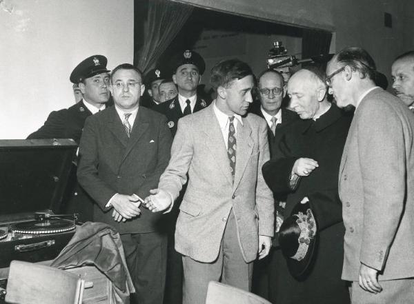 Fiera di Milano - Campionaria 1951 - Visita del cardinale Alfredo Ildefonso Schuster