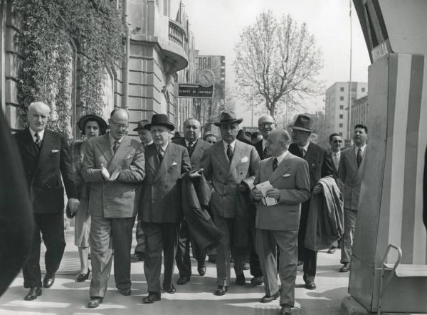 Fiera di Milano - Campionaria 1951 - Visita dei presidenti delle camere di commercio