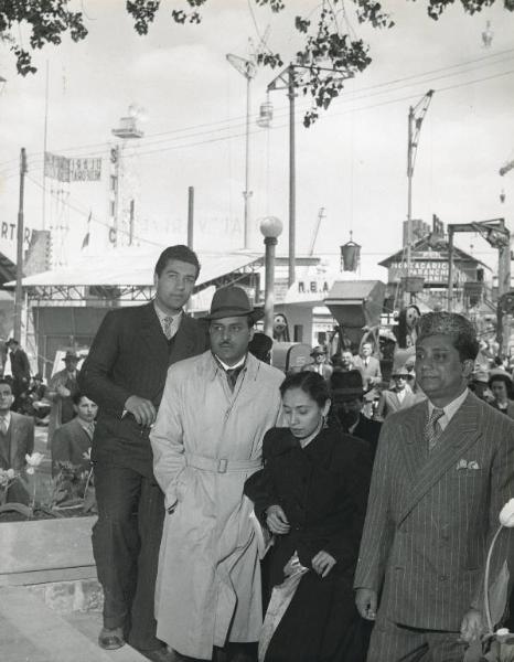 Fiera di Milano - Campionaria 1951 - Visita dell'ambasciatore del Pakistan Abibur Rehman