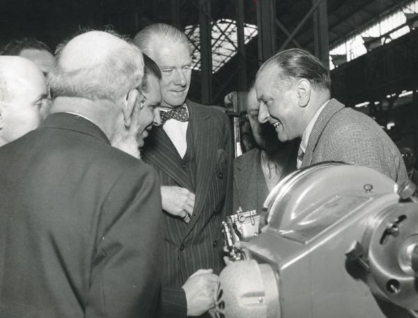 Fiera di Milano - Campionaria 1951 - Visita dell'ambasciatore del Sud Africa Francois Henri Theron