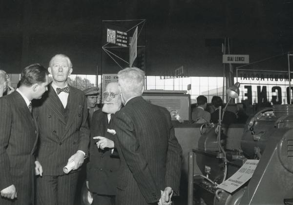 Fiera di Milano - Campionaria 1951 - Visita dell'ambasciatore del Sud Africa Francois Henri Theron