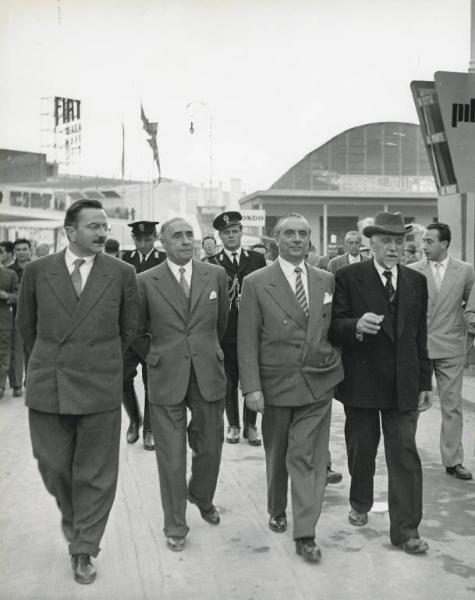 Fiera di Milano - Campionaria 1951 - Visita del ministro dei trasporti Pietro Campilli