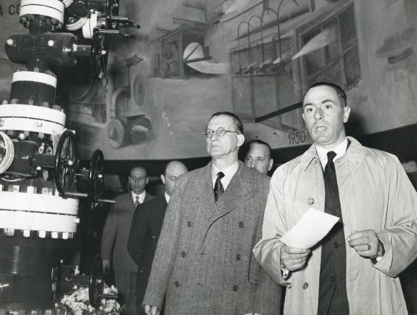 Fiera di Milano - Campionaria 1951 - Visita del presidente del consiglio Alcide De Gasperi