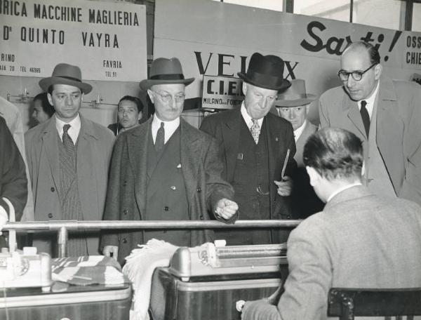 Fiera di Milano - Campionaria 1951 - Visita del ministro americano James Zellerbach, capo della Missione per l'Italia del piano Marshall