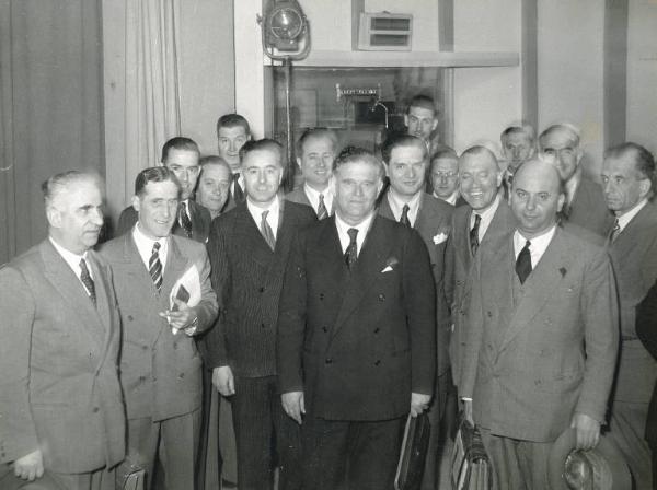 Fiera di Milano - Campionaria 1951 - Gruppo di partecipanti al convegno dell'industria meccanica - Ritratto