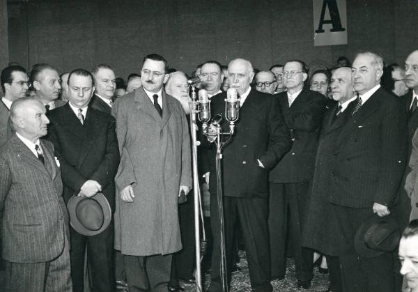 Fiera di Milano - Campionaria 1952 - Visita del presidente del consiglio Alcide De Gasperi in occasione della inaugurazione