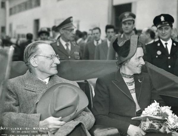 Fiera di Milano - Campionaria 1952 - Visita del presidente del consiglio Alcide De Gasperi in occasione della inaugurazione