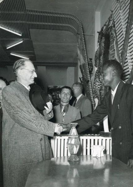 Fiera di Milano - Campionaria 1952 - Visita del presidente del consiglio Alcide De Gasperi in occasione della inaugurazione