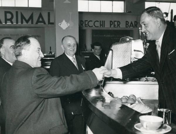 Fiera di Milano - Campionaria 1952 - Visita del ministro del lavoro e della previdenza sociale Achille Marazza