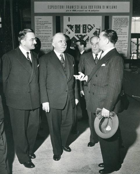 Fiera di Milano - Campionaria 1952 - Visita di personalità francesi in occasione della manifestazione d'amicizia italo-francese