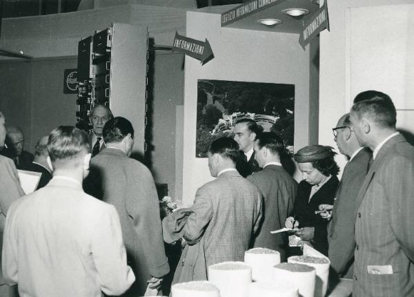 Fiera di Milano - Campionaria 1952 - Manifestazione in onore dell'Olanda - Conferenza stampa