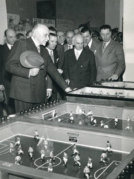 Fiera di Milano - Campionaria 1952 - Visita del presidente della Repubblica Luigi Einaudi