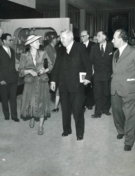 Fiera di Milano - Campionaria 1952 - Visita del ministro tedesco dell'economia Ludwig Erhard