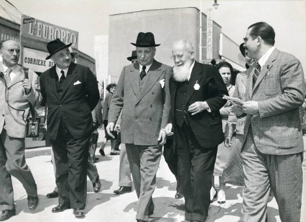 Fiera di Milano - Campionaria 1952 - Visita del presidente del Senato Enrico De Nicola