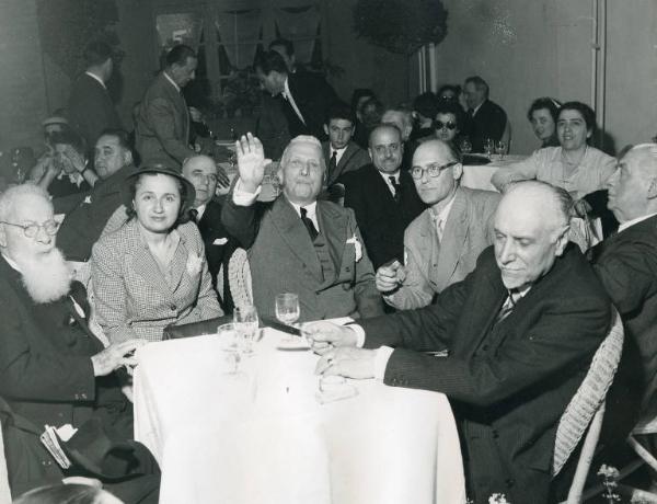 Fiera di Milano - Campionaria 1952 - Visita del presidente del Senato Enrico De Nicola