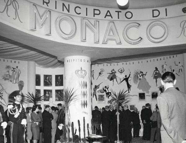 Fiera di Milano - Campionaria 1952 - Visita del principe Ranieri III di Monaco