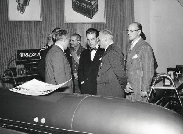 Fiera di Milano - Campionaria 1952 - Visita del principe Ranieri III di Monaco - Stand Maserati