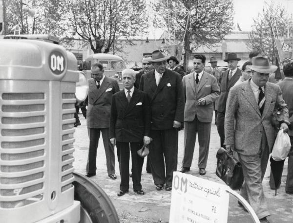 Fiera di Milano - Campionaria 1952 - Visita del presidente della Fiat Vittorio Valletta