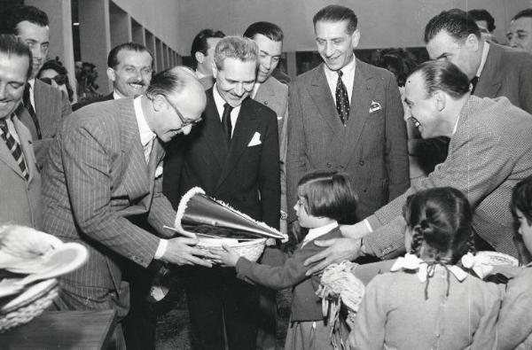 Fiera di Milano - Campionaria 1952 - Premiazione alla Corte dei balocchi