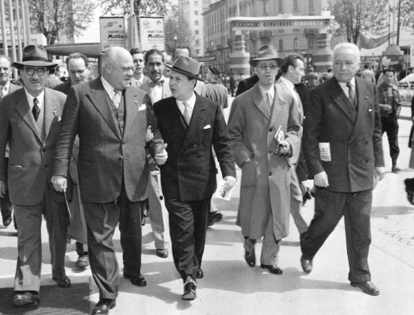 Fiera di Milano - Campionaria 1952 - Visita di una delegazione del Perù