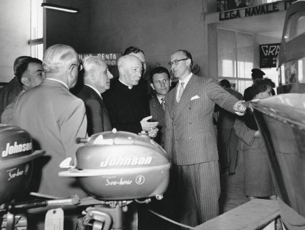 Fiera di Milano - Campionaria 1952 - Visita del cardinale Alfredo ildefonso Schuster