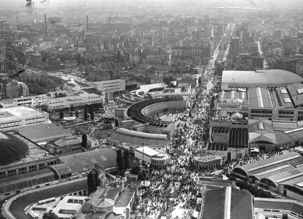 Fiera di Milano - Campionaria 1952 - Veduta panoramica dall'alto