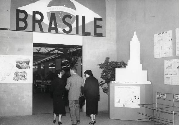 Fiera di Milano - Campionaria 1952 - Palazzo delle nazioni - Mostra ufficiale del Brasile