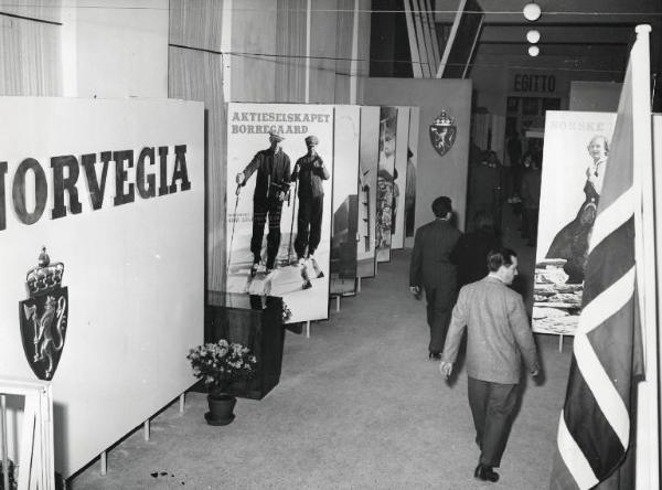 Fiera di Milano - Campionaria 1952 - Palazzo delle nazioni - Mostra ufficiale della Norvegia