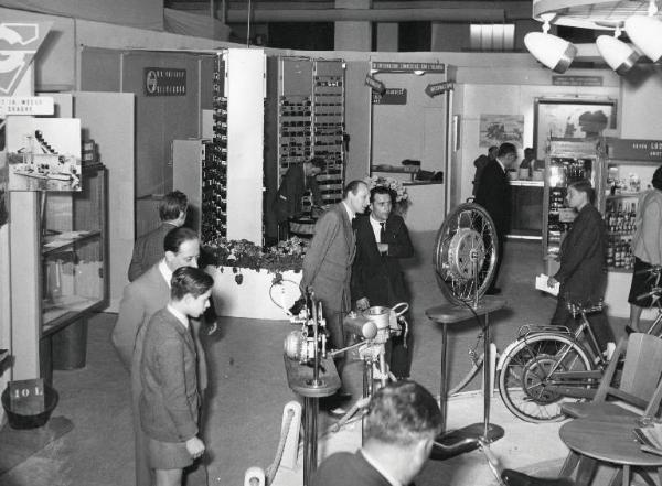 Fiera di Milano - Campionaria 1952 - Palazzo delle nazioni - Mostra ufficiale dell'Olanda