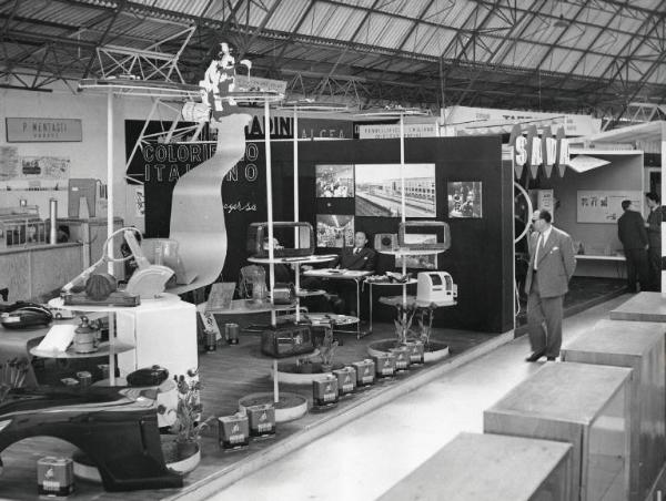 Fiera di Milano - Campionaria 1952 - Padiglione dei colori e vernici - Interno