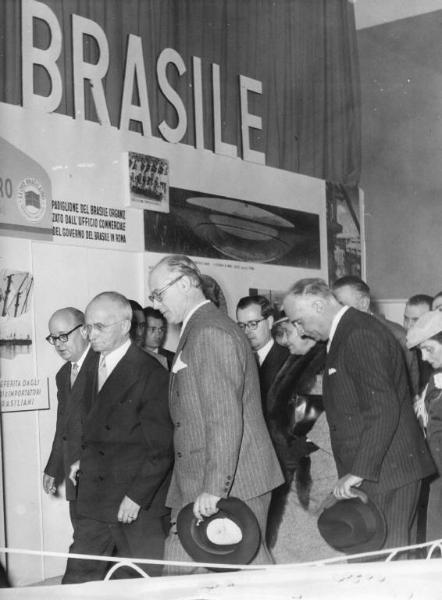 Fiera di Milano - Campionaria 1953 - Visita del presidente della Repubblica Luigi Einaudi in occasione della inaugurazione