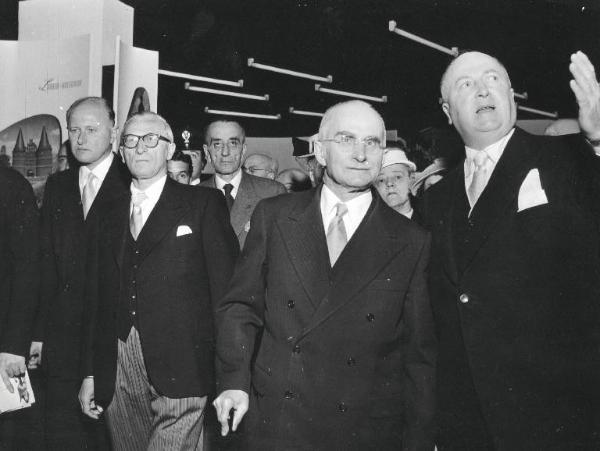 Fiera di Milano - Campionaria 1953 - Visita del presidente della Repubblica Luigi Einaudi in occasione della inaugurazione