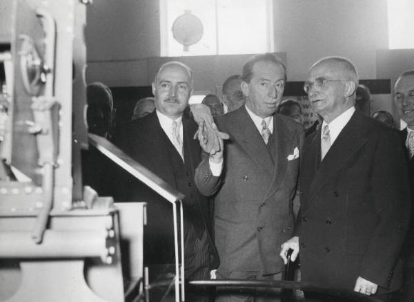 Fiera di Milano - Campionaria 1953 - Visita del presidente della Repubblica Luigi Einaudi in occasione della inaugurazione