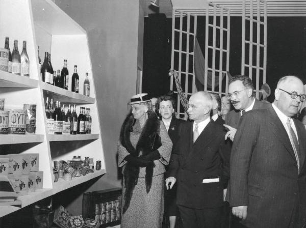 Fiera di Milano - Campionaria 1953 - Visita del presidente della Repubblica Luigi Einaudi in occasione della inaugurazione