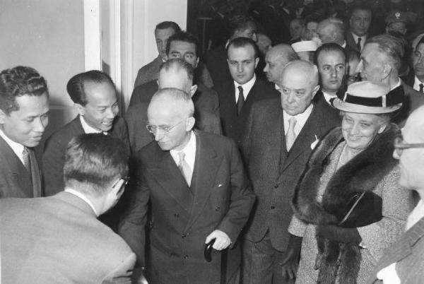 Fiera di Milano - Campionaria 1953 - Visita del presidente della Repubblica Luigi Einaudi in occasione della inaugurazione