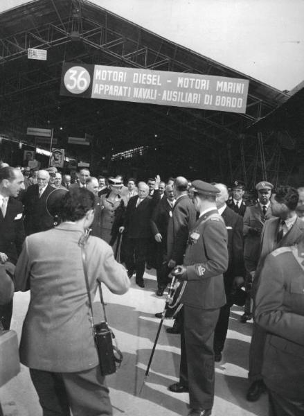 Fiera di Milano - Campionaria 1953 - Visita del presidente della Repubblica Luigi Einaudi in occasione della inaugurazione