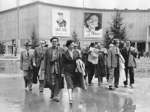 Fiera di Milano - Campionaria 1953 - Visita di un gruppo di giornalisti austriaci