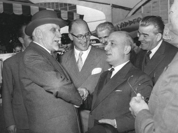 Fiera di Milano - Campionaria 1953 - Visita del ministro dell'agricoltura Amintore Fanfani