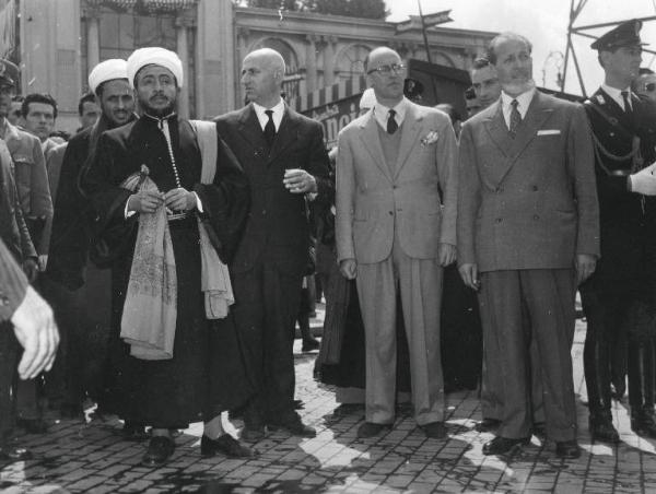 Fiera di Milano - Campionaria 1953 - Visita del principe Saiful Islam Alhassan, primo ministro dello Yemen