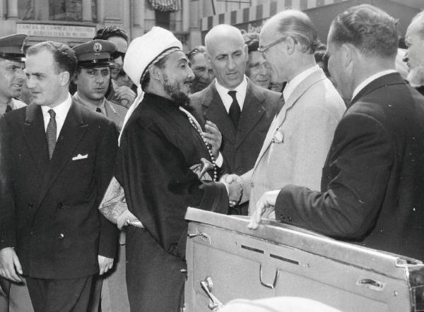 Fiera di Milano - Campionaria 1953 - Visita del principe Saiful Islam Alhassan, primo ministro dello Yemen