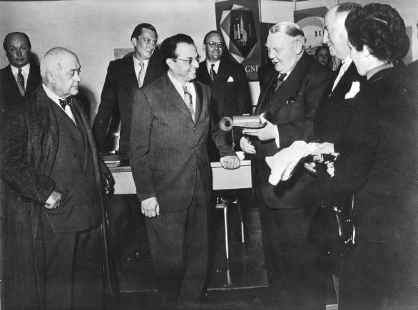 Fiera di Milano - Campionaria 1953 - Visita del ministro tedesco dell'economia Ludwig Erhard