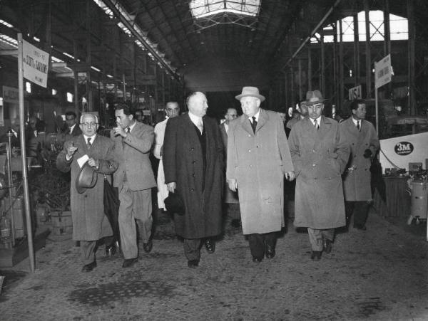 Fiera di Milano - Campionaria 1953 - Visita del ministro tedesco dell'economia Ludwig Erhard