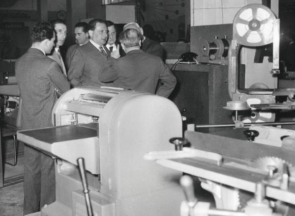 Fiera di Milano - Campionaria 1953 - Visita del ministro del lavoro Leopoldo Rubinacci