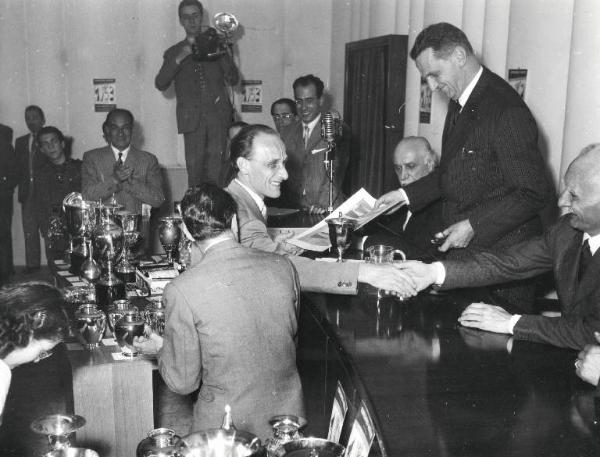 Fiera di Milano - Campionaria 1953 - Premiazione Unione dei commercianti