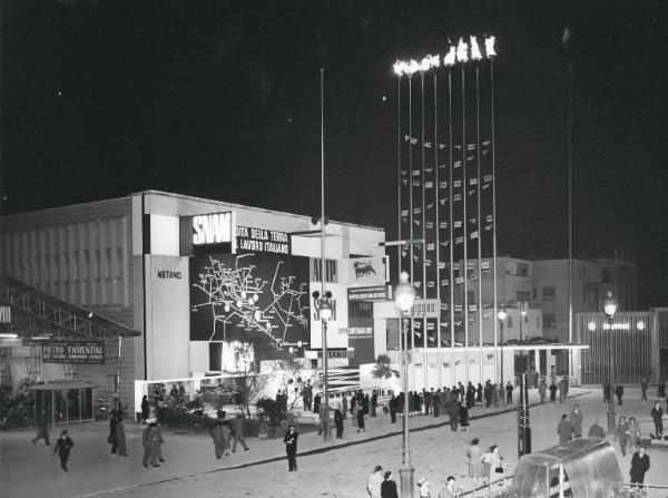 Fiera di Milano - Campionaria 1953 - Padiglione dell'Agip e Snam - Veduta esterna