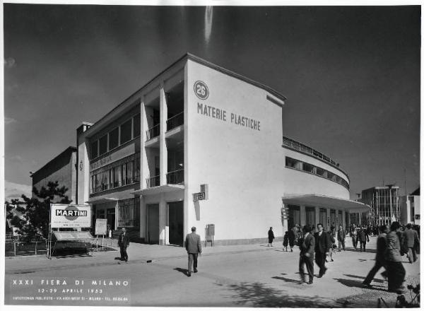 Fiera di Milano - Campionaria 1953 - Padiglione delle materie plastiche - Veduta esterna