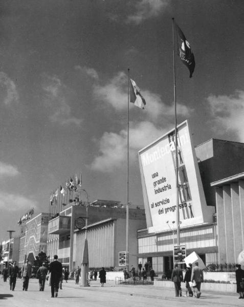 Fiera di Milano - Campionaria 1953 - Viale dell'industria - Padiglione Montecatini - Palazzo delle Nazioni