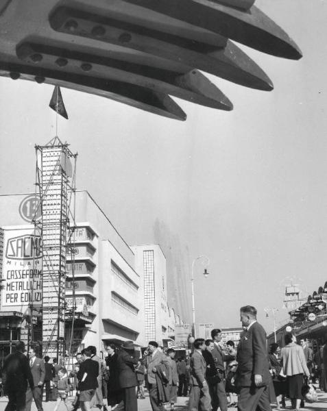 Fiera di Milano - Campionaria 1953 - Largo del lavoro