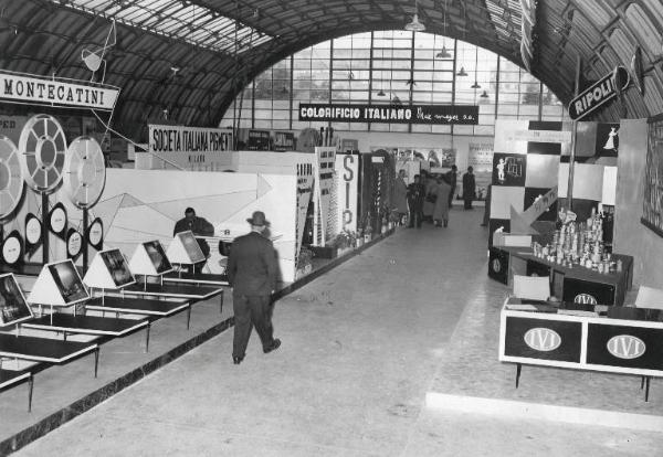 Fiera di Milano - Campionaria 1953 - Padiglione dei colori e vernici - Interno