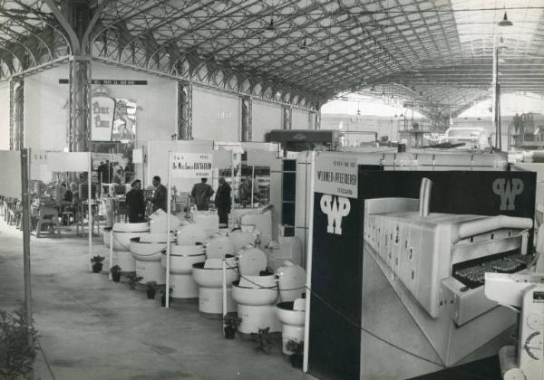 Fiera di Milano - Campionaria 1953 - Padiglione delle macchine per molini, panifici e pastifici - Interno